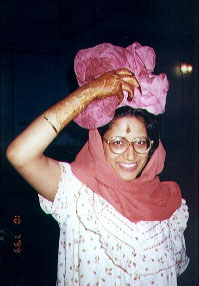 Holding the saree steady