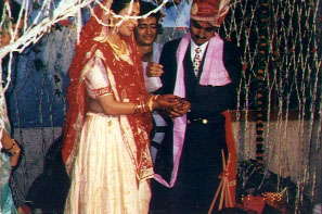 Naresh giving 'kheel'